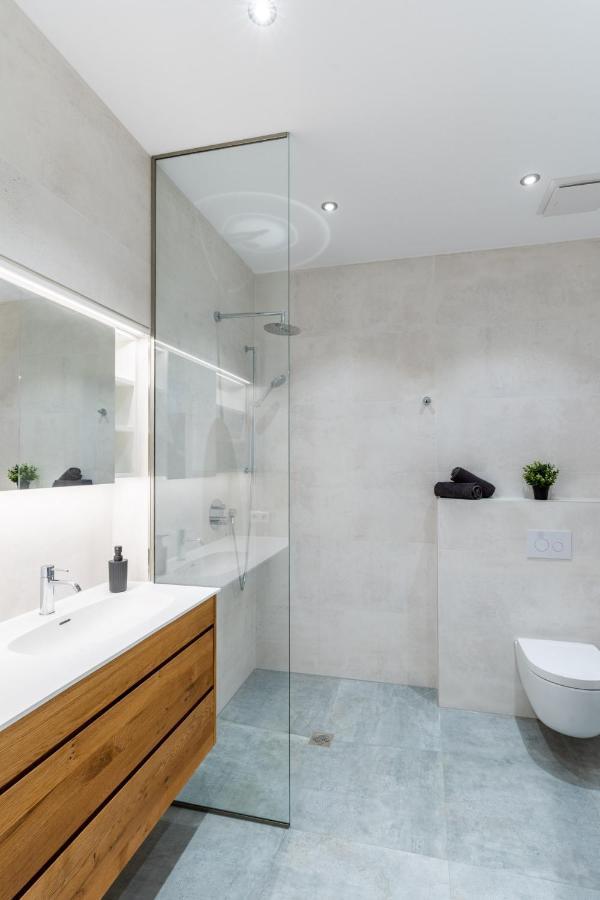 Handmade I Modern I Luxury I Kitchen I Office I Parkplatz Apartment *