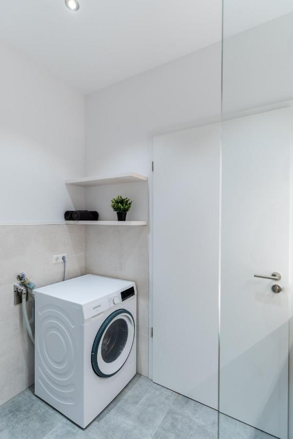 Handmade I Modern I Luxury I Kitchen I Office I Parkplatz Apartment